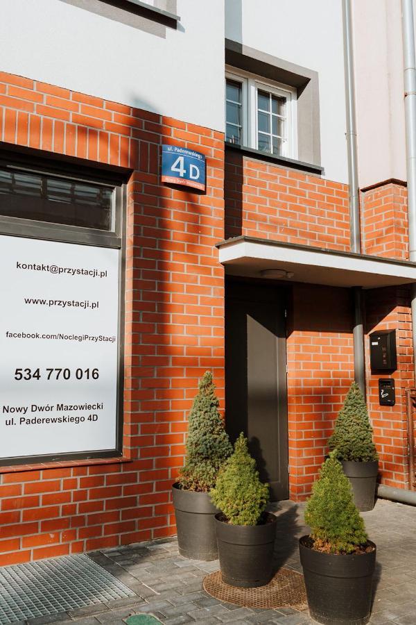 Noclegi Przy Stacji Nowy Dwór Mazowiecki Dış mekan fotoğraf